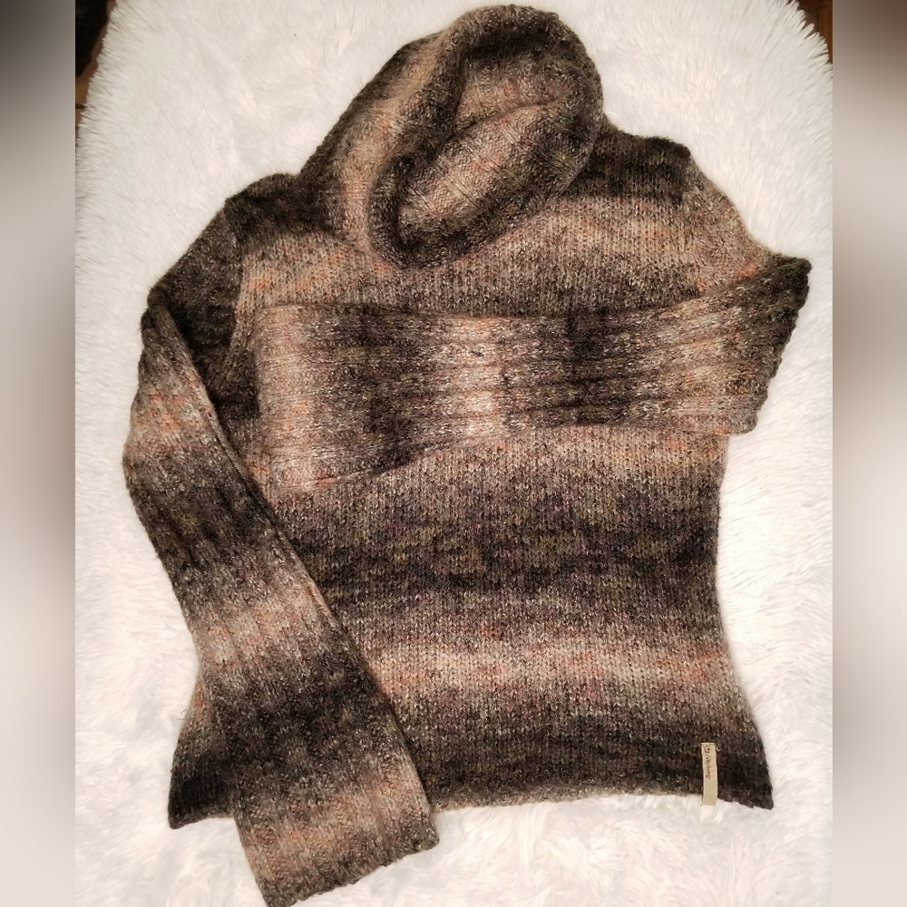 Billabong Cowl Neck Knit Sweater - Size Medium - EUC